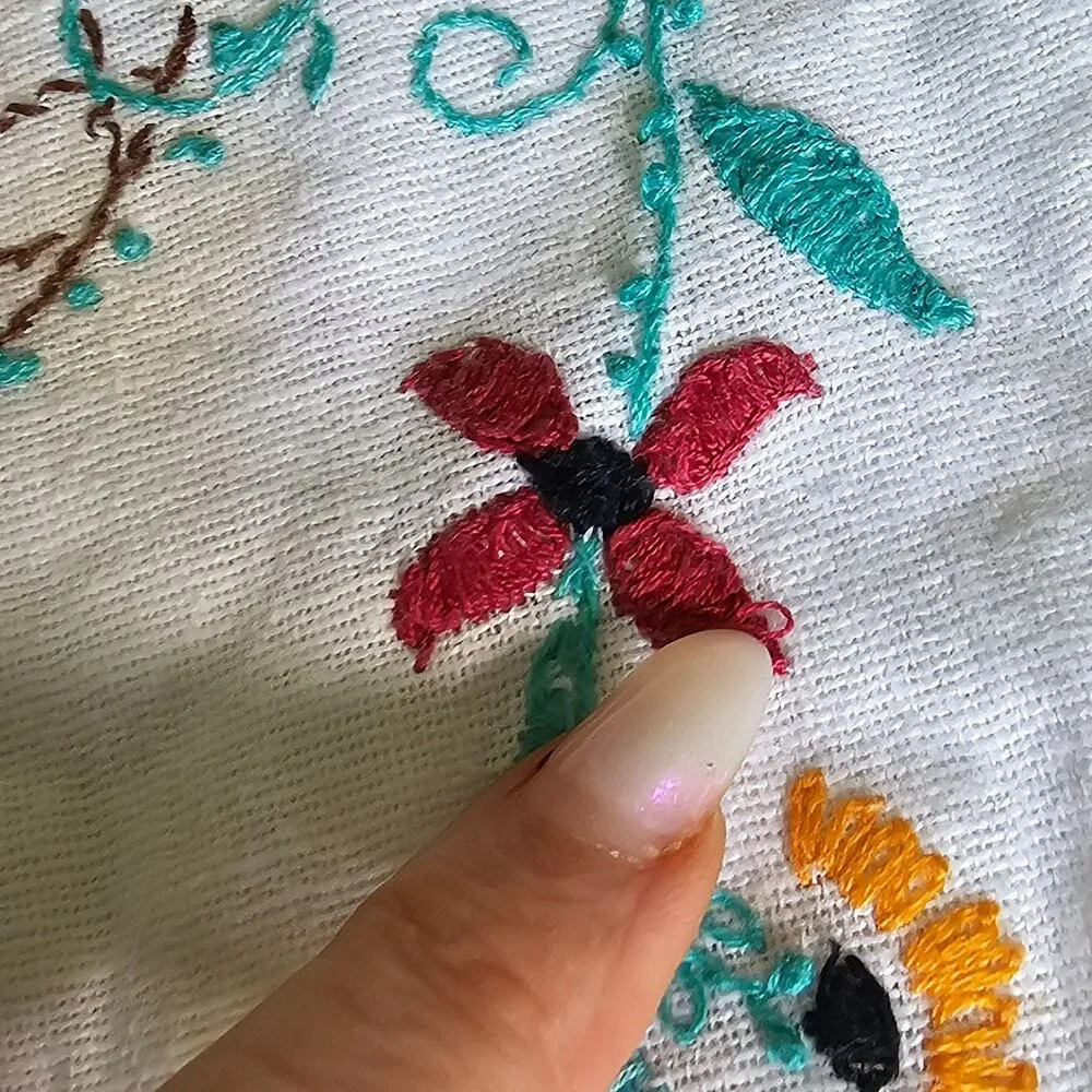 Vintage Floral Hand Embroidered Table Runner table Cloth 11.5 x 34 in